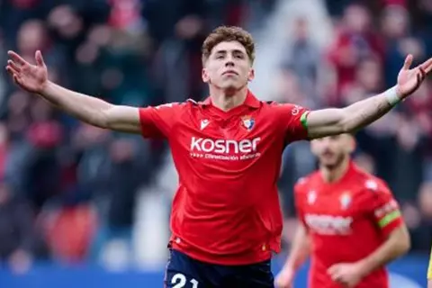 تقارير: برشلونة وريال مدريد يراقبان لاعب أوساسونا